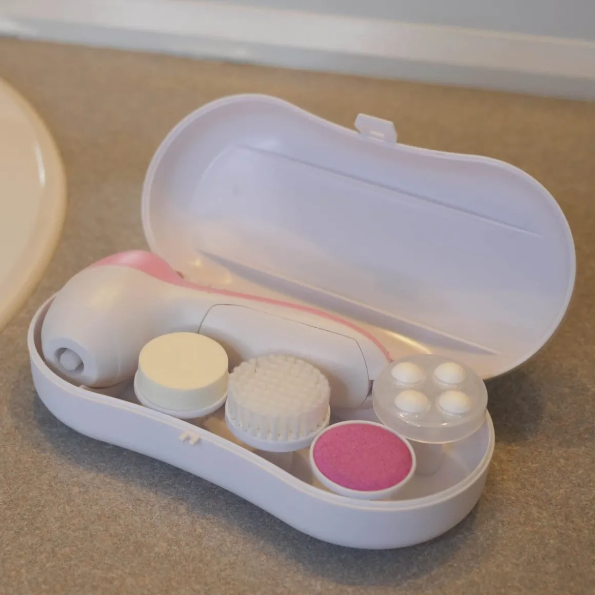 4-in-1 Facial Cleansing System